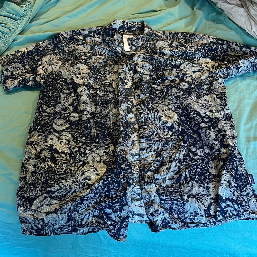 Men’s large Patagonia button up